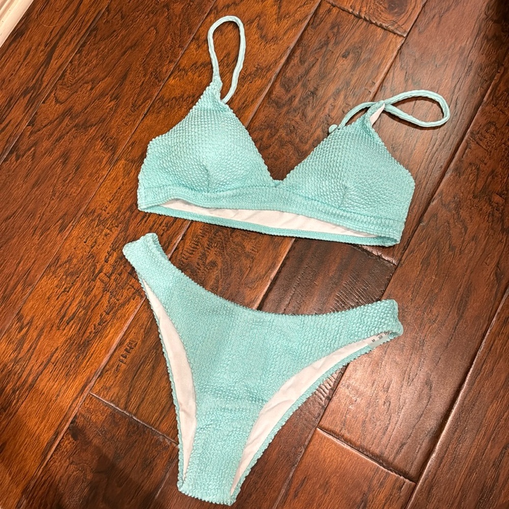 Textured bikini